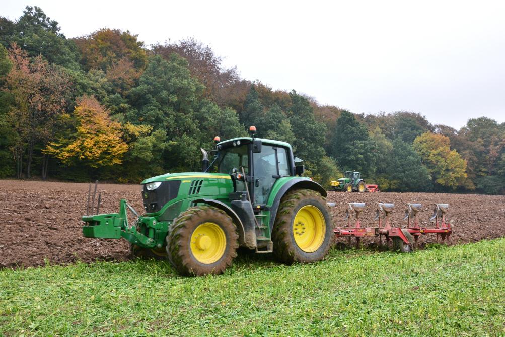 Transport, activités à la ferme, travaux aux champs... il est indispensable d’identifier au préalable où la puissance délivrée sera particulièrement utile: aux roues, à la prise de force, au niveau de l’hydraulique?