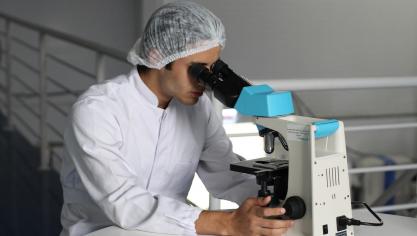 scientist-2141259_1920