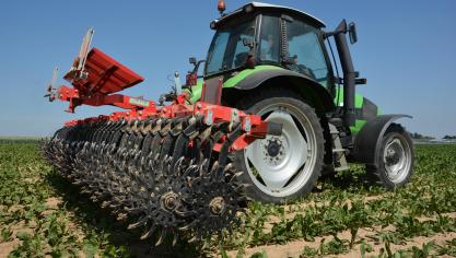 «Au moment de relancer l’économie européenne, o aurait tort d’injecter de l’argent dans l’économie du XX
e
 siècle, au contraire il faut investir dans celle du XXI
e
 siècle car, malgré la pandémie de Covid-19, l’urgence climatique reste une priorité», juge la Commission.