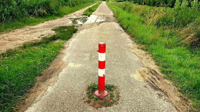 Si une servitude de passage conventionnelle ne suffit plus  au passage des engins agricoles modernes, un droit de passage légal peut être demandé au juge.