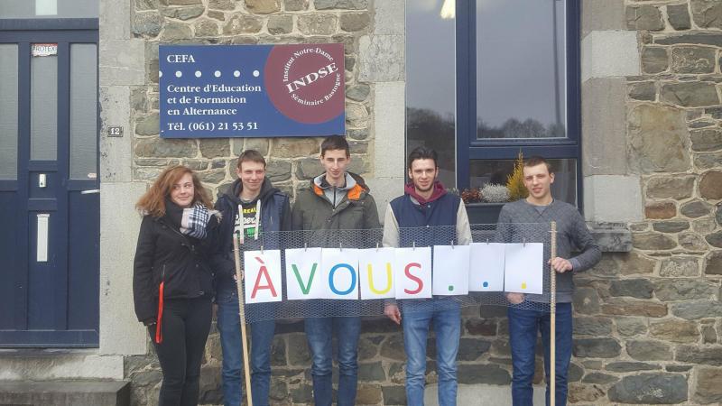 Les élèves des sections agricoles Du Céfa de Bastogne ont voulu interpeller le consommateur sur la qualité de  la viande de nos élevages suite à au scandale Veviba.