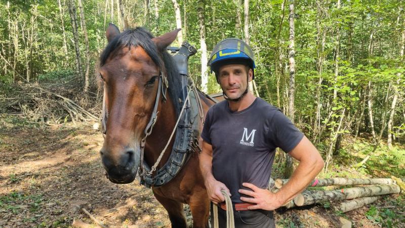 Olivier Gillet et son cheval Crack exercent ce métier depuis onze ans.