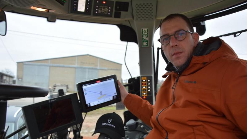«Un des principaux avantages du système, c’est que l’on peut partager toutes les données d’un terminal à un autre, donc d’un tracteur à un autre, en un clic», souligne Jean-François Deflandre.