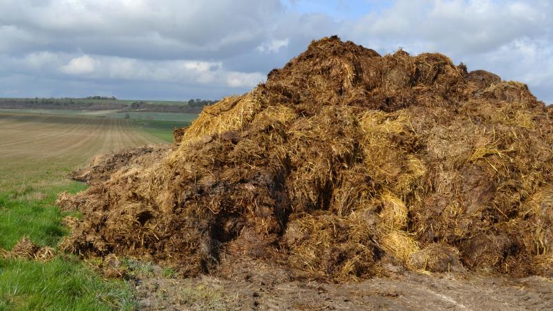 Les échanges d’engrais de ferme entre deux exploitations, ainsi que les échanges paille/fumier permettront éventuellement de se rapprocher davantage d’une autonomie fertilisante au sein d’une exploitation et de pouvoir limiter ses achats d’intrants.