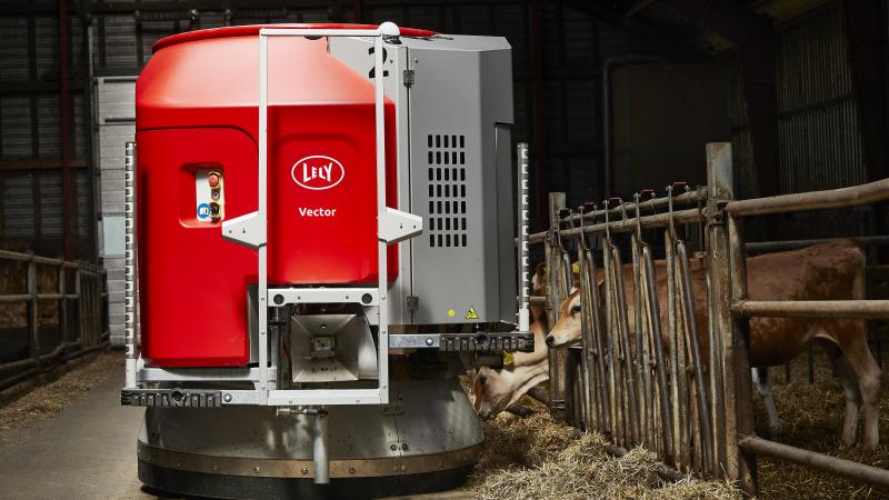Qu’il s’agisse de couloirs d’alimentation étroits, de plusieurs bâtiments ou de terrains en pente, l’entreprise affirme que le Vector MFR Next s’adapte à de nombreuses exploitations.