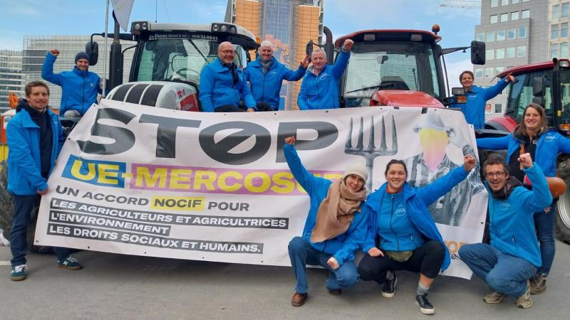 En parallèle de l'action menée à Bruxelles, des mobilisations ont lieu tout au long de la journée à Chastre, Gembloux, Namur, Liège et Neufchâteau, où des citoyens interpellent leurs communes pour les inviter à se déclarer symboliquement «Hors UE-Mercosur».