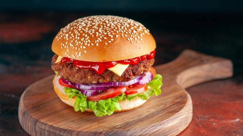 «Les mots ont un sens: un steak, c’est de la viande. Point.» Pour les défenseurs des produits carnés, il faut bien porter son nom.