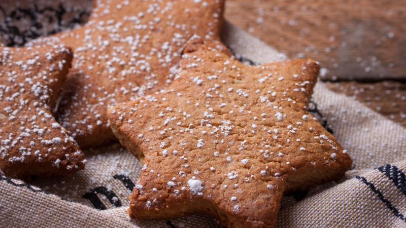 gros-plan-noel-biscuits-cuits-au-four