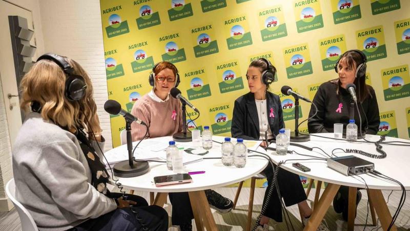 Caroline Jaspart, la députée régionale et bourgmestre Valérie Dejardin et Cindy Rabaey (de g. à d.) ont apporté leur regard et expérience de terrain sur le rôle croissant des femmes dans les exploitations.