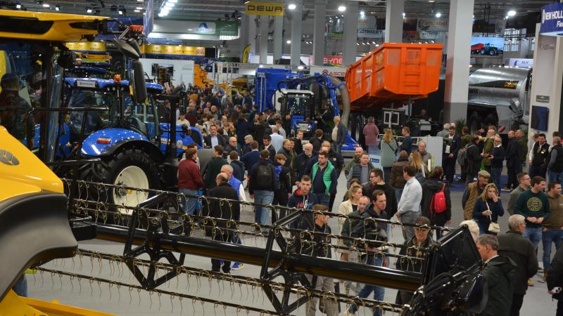 Malgré un recul du nombre de visiteurs, les organisateurs se veulent positifs, évoquant la qualité des contacts entre exposants et agriculteurs.