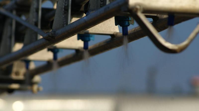 Lorsqu’une technique de pulvérisation anti-dérive reconnue est utilisée, il est possible de combiner cette technique avec des buses reconnues à 0 % ou 50 %, l’effet étant cumulatif.