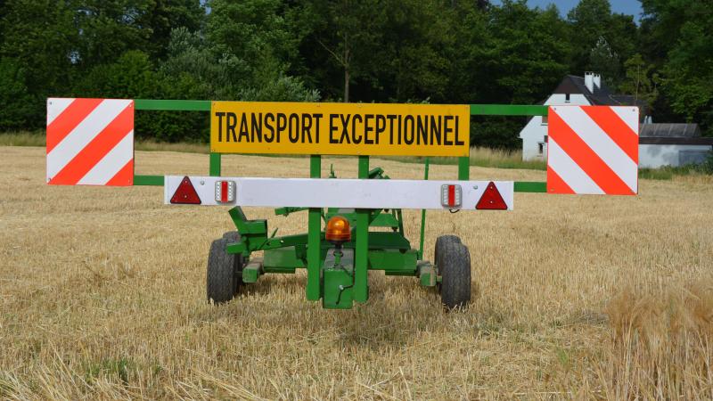 Divers acteurs du monde agricole ont, notamment, été consultés avant de remodifier les règles relatives au transport exceptionnel.