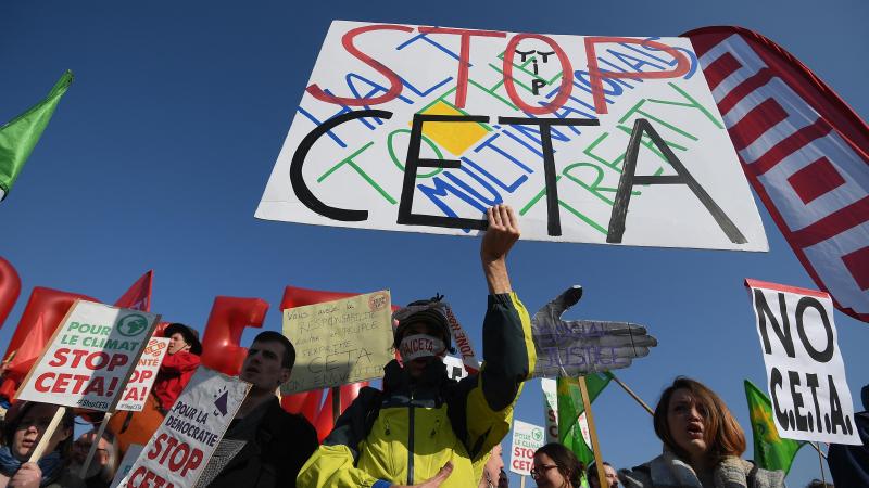 Voici près d’une décennie, le débat autour du Ceta avait cristallisé les tensions autour du commerce international.