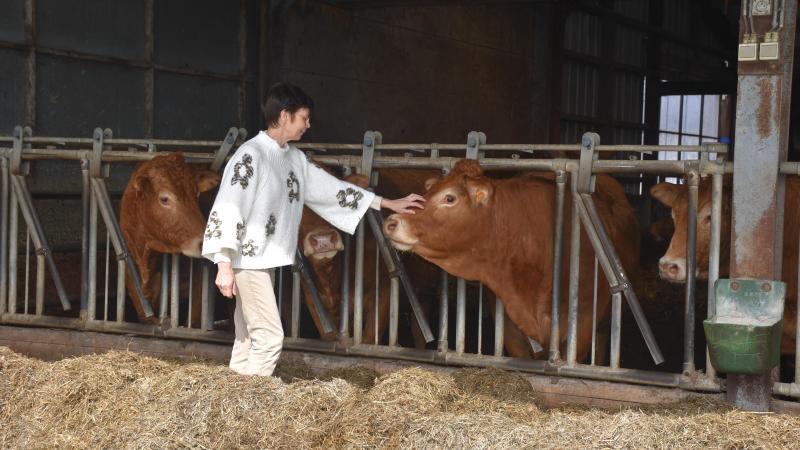 Dans ce projet, Marie-Paule Detelle ne se voit ni comme soignante, ni comme animatrice au sens strict, mais comme une présence parmi d’autres, attentive, disponible, capable d’ajuster sans imposer.