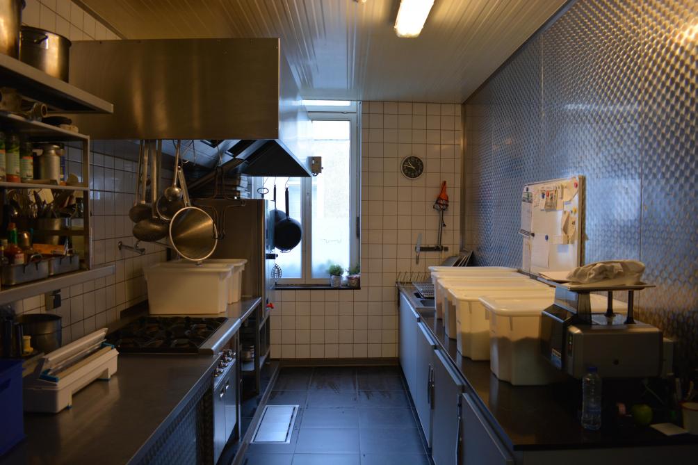 L’abattoir, mais également la salle de découpe et la cuisine doivent satisfaire aux exigences imposées par l’Afsca.