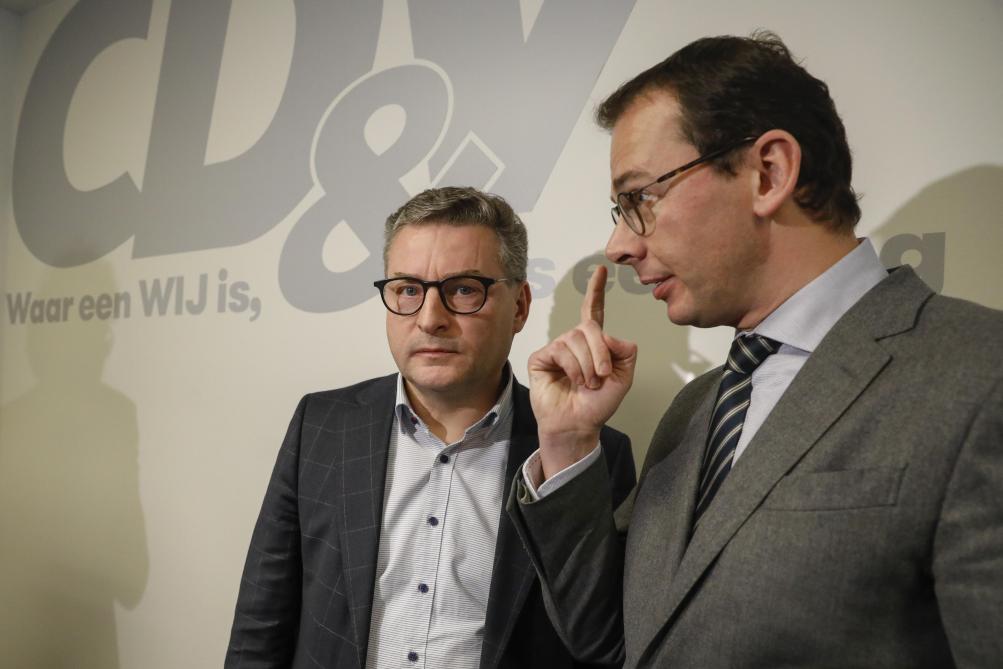 C’est le chef de groupe CD&V au parlement flamand, Koen Van den Heuvel qui remplacera Joke Schauvliege.