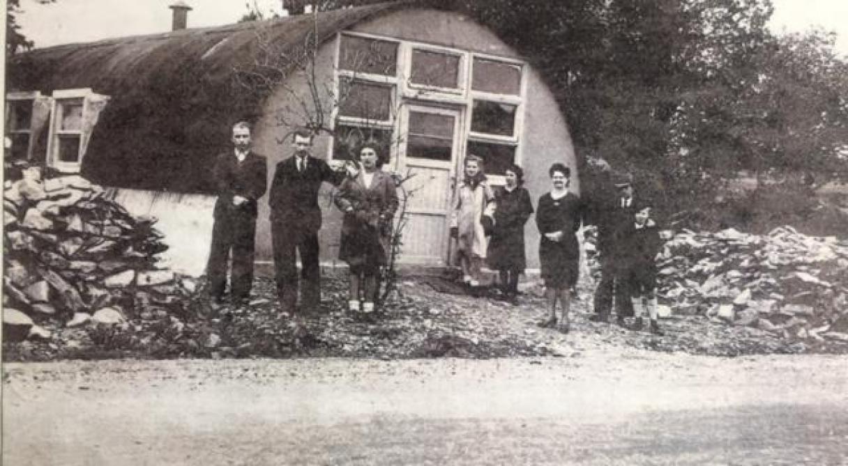 En juin 1945, le Comité à la Reconstruction proposa un logement en préfabriqué aux familles sans abri.