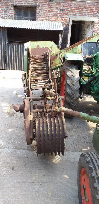 Vue sur les organes de décolletage de la machine.