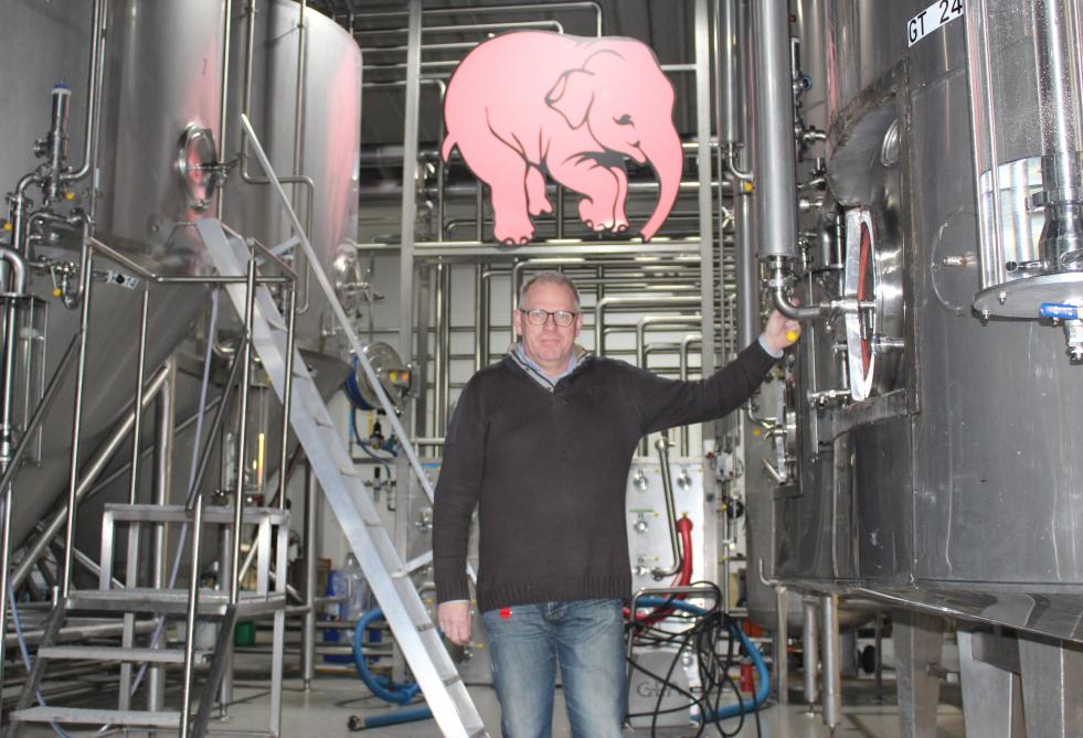 « Si les éleveurs désirent de plus grande quantité de drêches de brasserie, il nous faut aussi vendre plus de bière », déclare Filip Devolder, non sans humour.