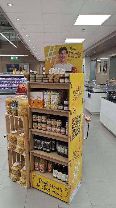 Depuis fin juin, pas moins de 40 commerces testent des présentoirs dédiés à 100 % aux produits locaux.