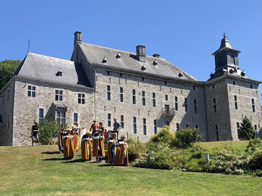 La Fête du Fromage accueille traditionnellement plusieurs confréries fromagères (du Herve, du Remoudou…) qui procèdent à l’intronisation de personnalités.