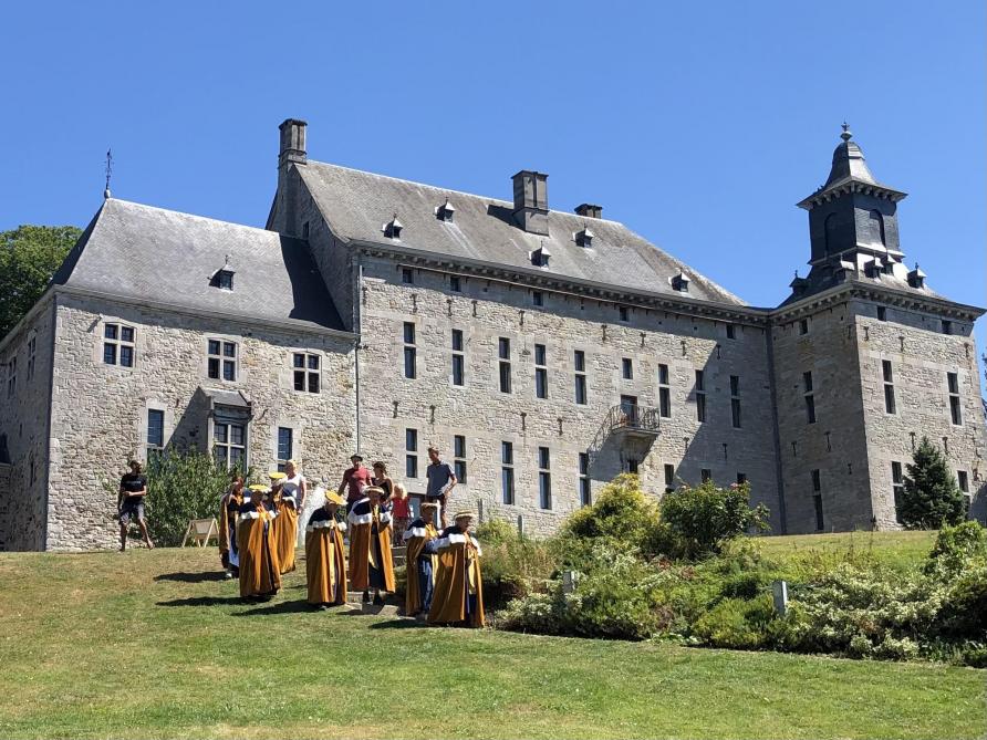 La Fête du Fromage accueille traditionnellement plusieurs confréries fromagères  (du Herve, du Remoudou…) qui procèdent à l’intronisation de personnalités.