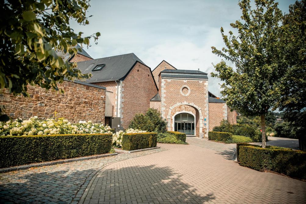 L’aventure Naxhelet, c’est un golf, mais aussi un hôtel, deux restaurants, une brasserie, des salles de séminaires et un spa wellness installés au sein de la ferme éponyme.