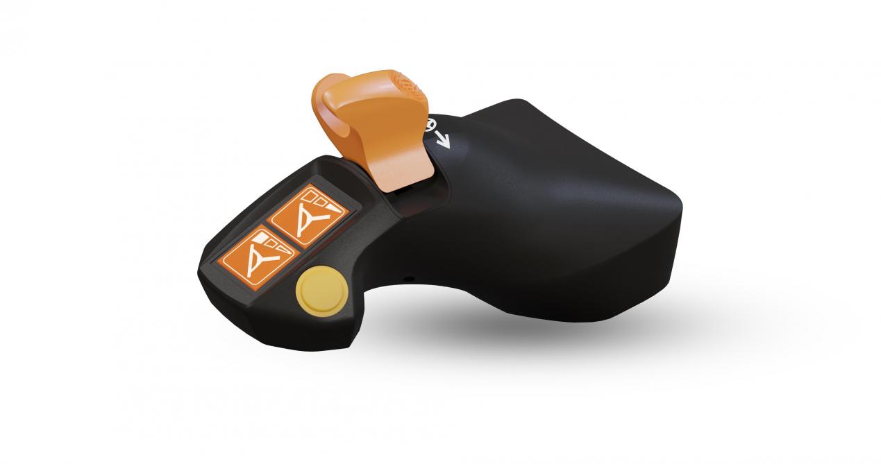 Le Steering Ministick permet au chauffeur d’effectuer un changement de direction complet sans utiliser le volant, pour une réduction des douleurs musculo-squelettiques.