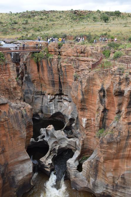 Les marmittes de la chance (Bourke’s Potholes) et la roche érodée par la Blyde.