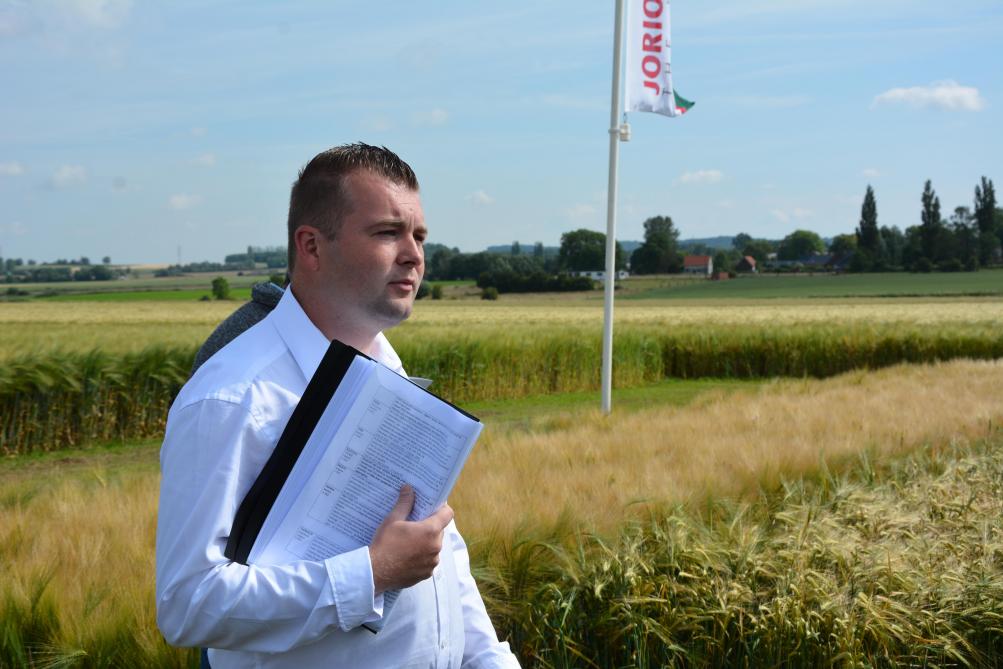 En escourgeon, Maxime Colinet lève le voile sur Bluetooth : « Cet hybride, d’origine Syngenta, termine son cycle rapidement, ce qui permet d’atténuer sa vulnérabilité au manque d’eau estival ».