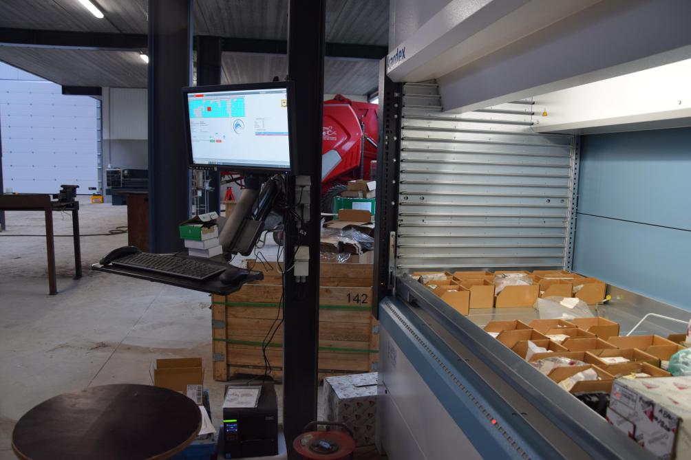 L’atelier est équipé d’un Kardex qui permet une gestion au propre, sans défaut ou surplus de stock.
