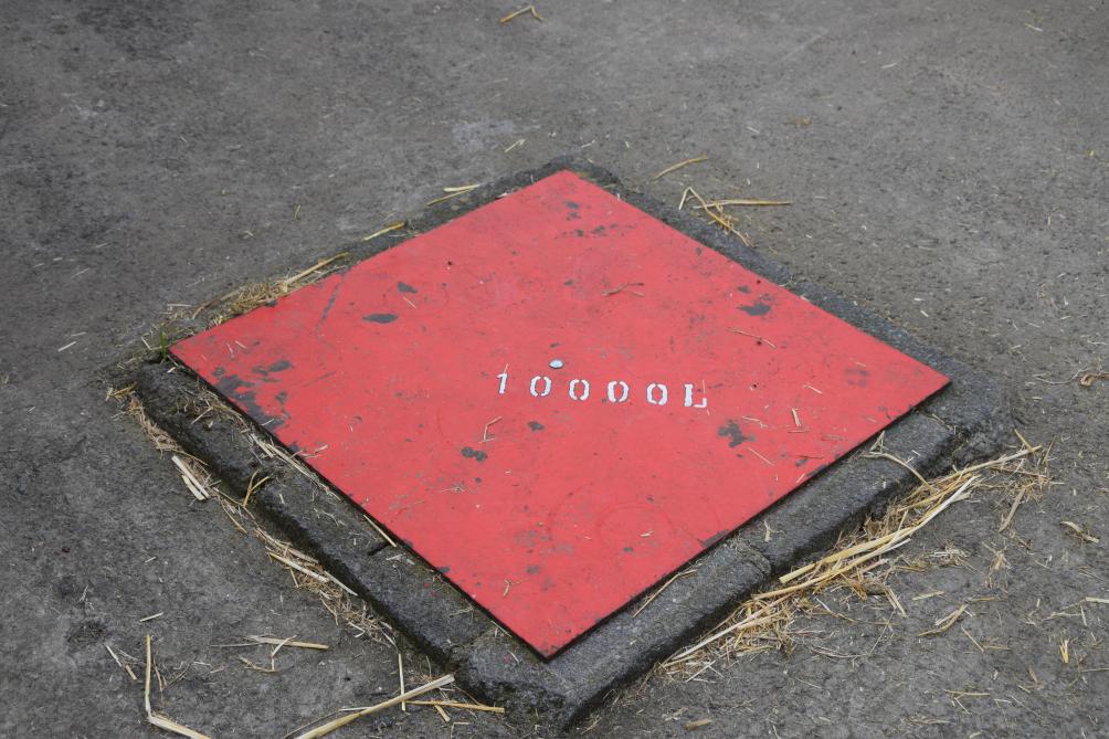 Pour orienter les pompiers, les citernes d’eau et leur volume peuvent être clairement signalés.