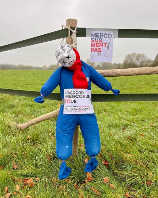 La Fwa dénonce « la corde toujours plus serrée  mise au cou des agriculteurs » .