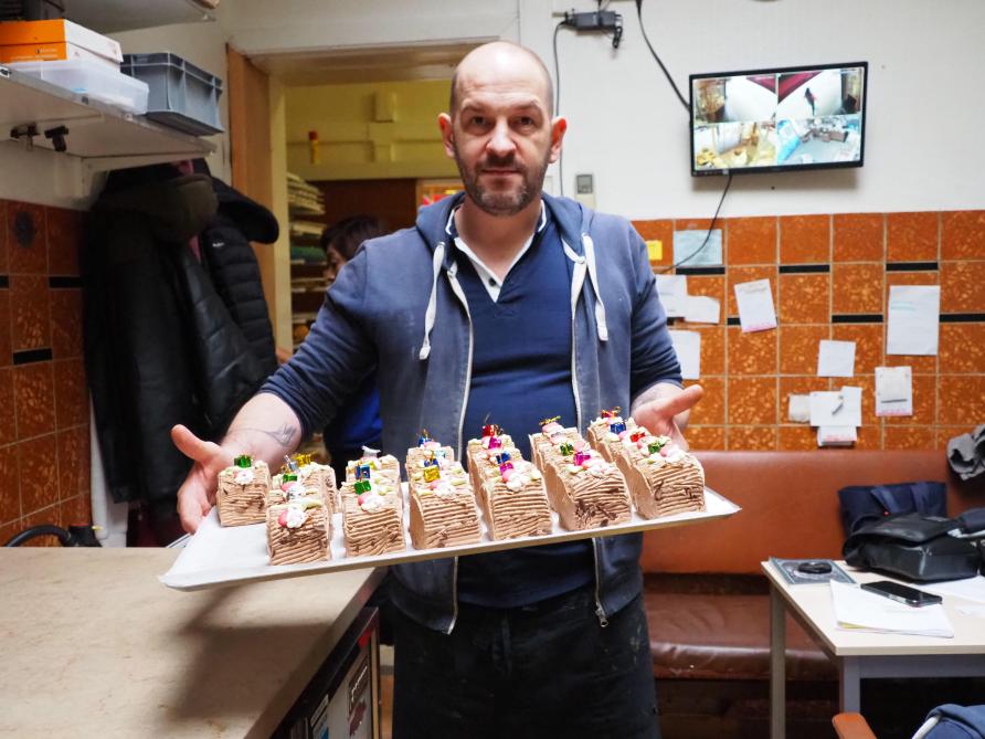 La pâtissier se concentre sur les fêtes de fin d’année, son nouveau terrain de jeu gourmand.