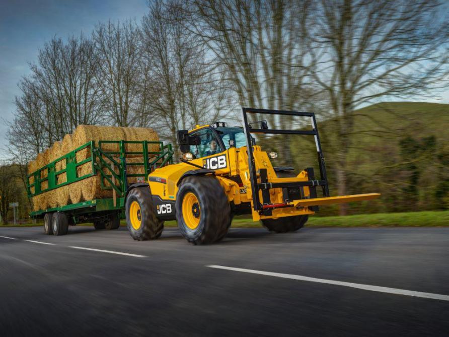 Le télescopique Jcb en version 538-60 Agripro atteint 50 km/h.