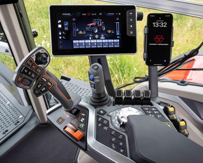 Le terminal est  la porte d’entrée donnant accès  aux technologies embarquées et à  la connectivité  du tracteur.