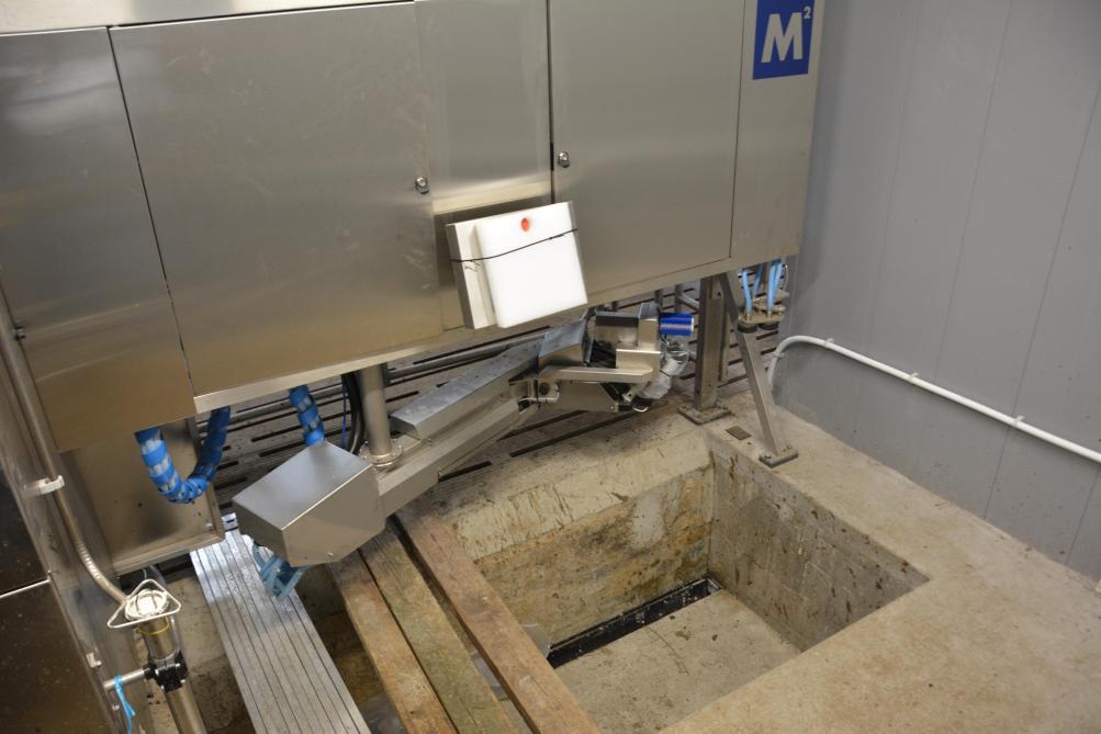 Une fosse a été prévue au pied du robot, permettant aux étudiants d’observer au  plus près son fonctionnement.