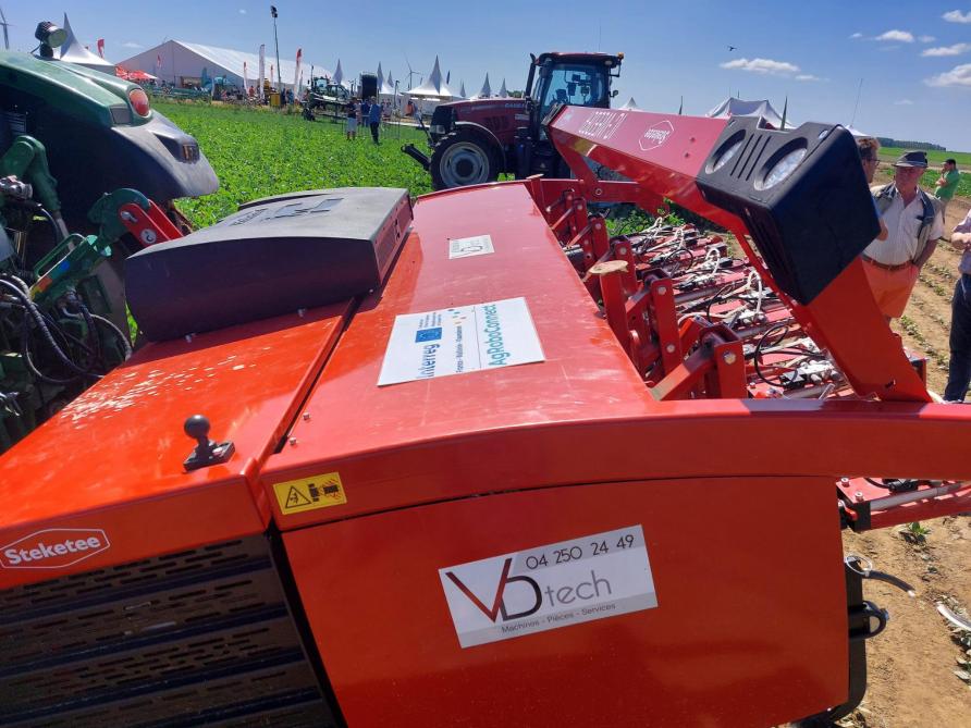 L’IC Weeder peut travailler dans les légumes, avec une détection des adventices par le mode «couleur» ou «vert», ce qui la rend apte à désherber des laitues rouges ou des choux. À l’arrière de celle-ci, il est possible d’envoyer un jet d’air vers la culture afin de la «nettoyer» des éventuelles projections de terre.