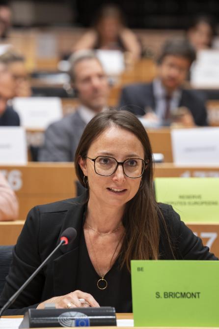 « Ce texte cristallise les tensions de la politique commerciale européenne », a résumé Saskia Bricmont.