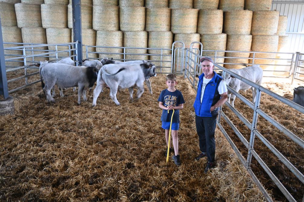 Trois générations autour d’une même passion. Hubert Jouve est d’ailleurs accompagné  de son petit-fils Hugo pendant la visite.