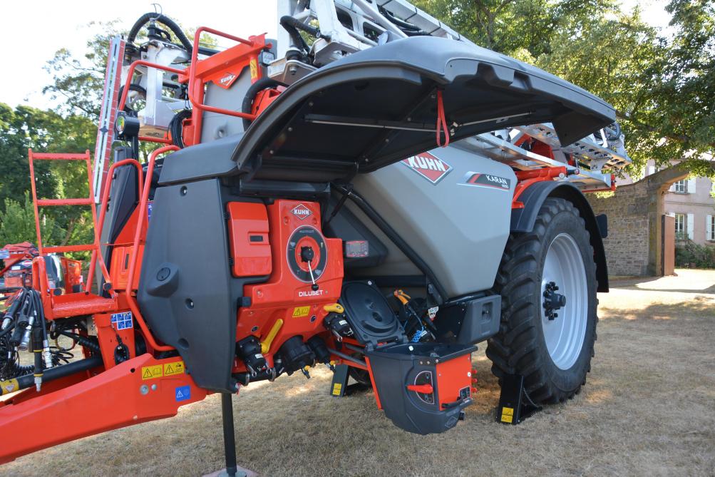 Le Karan embarque  un nouvel incorporateur pouvant absorber jusqu’à 220 l/min de produit.  S’y ajoute une prédisposition à la technologie CTS (closed transfer system).