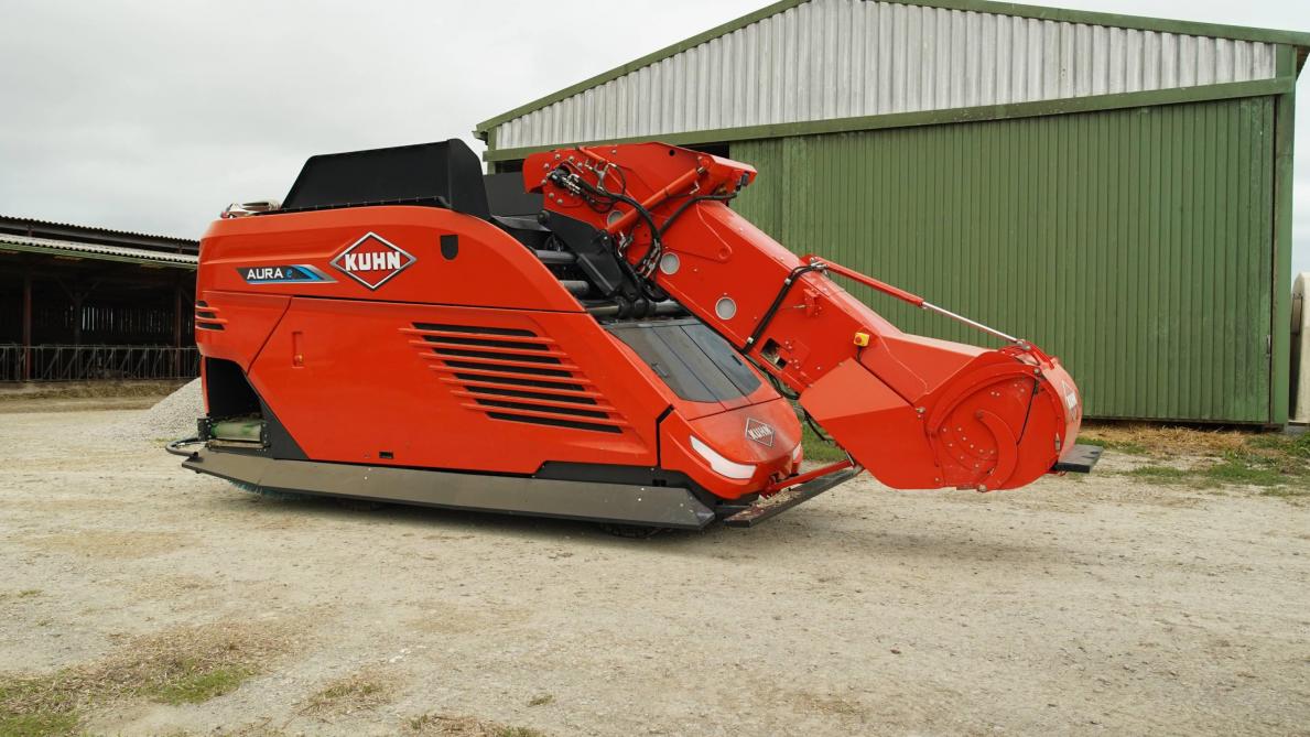 Lauréat d’un Sabot d'Argent, l’Aura cumule l’ensemble des fonctions suivantes : chargement des concentrés, désilage des fourrages, pesée, mélange, distribution et repousse fourrages.