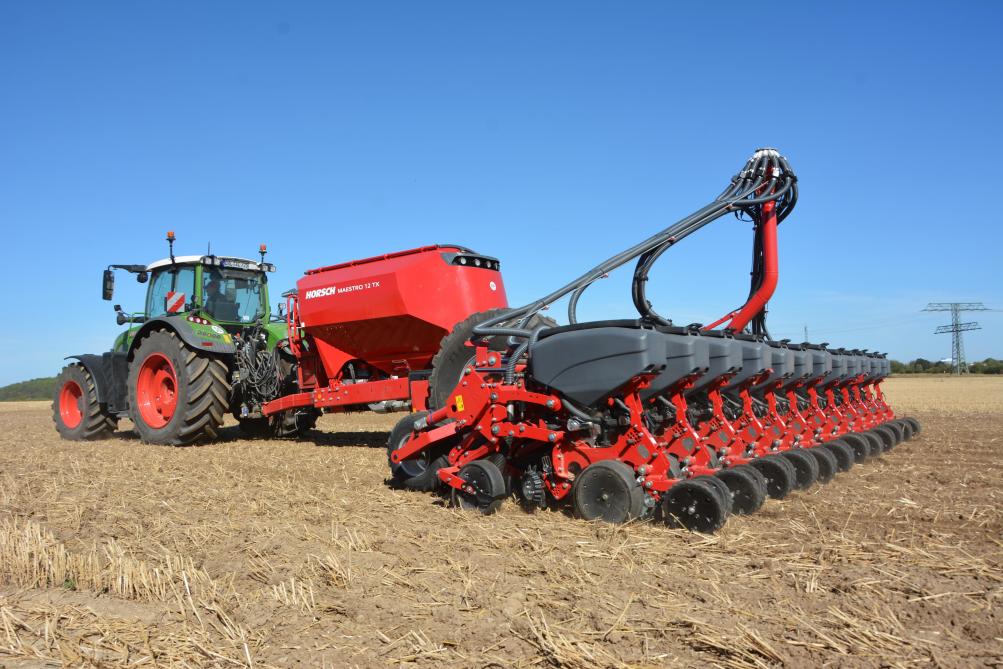 Le Maestro 12 TX  se veut polyvalent, avec un inter-rang réglable de 45 à 75 cm (ou 80 cm, selon les modèles).