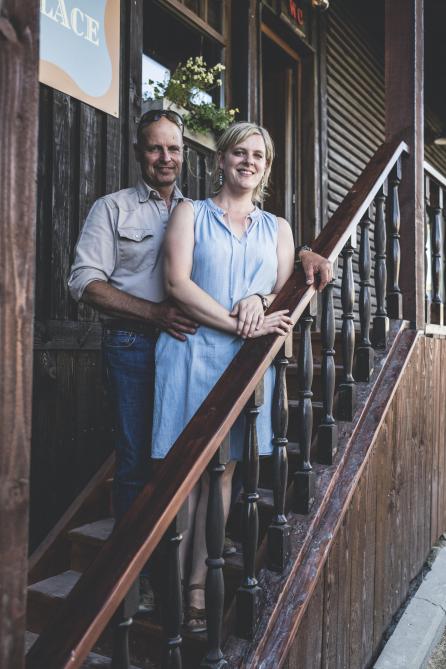 Candice et Laurent sont très complémentaires, l’une s’occupant davantage de la commercialisation et du volet touristique, l’autre du troupeau.