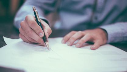 Le bailleur a tout intérêt à ne pas oublier de procéder à l’enregistrement du contrat de bail.