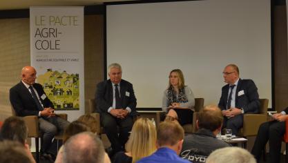 De gauche à droite, Johan Colpaert, José Renard, Patricia De Clercq et Erik Claeys ont discuté de différentes actions proposées par Fedagrim dans son pacte agricole.