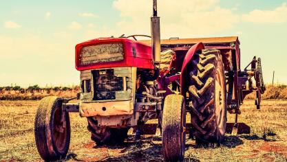 tractor-2432658_1920
