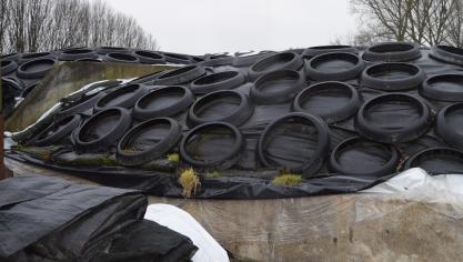 Nouveauté cette année: les plastiques agricoles devront être triés selon 2 catégories
: les plastiques fins et les plastiques épais.