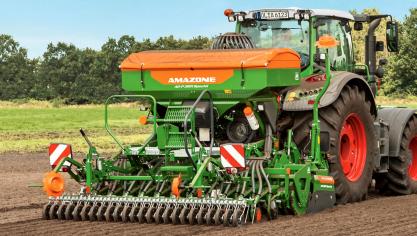 L’équipement de l‘AD-P 01 Special comprend, au choix, une trémie de semence de 850
l ou de 1.250
l.