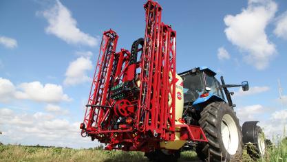Les pulvérisateurs Master Plus peuvent être livrés soit avec terminal Hardi HC 8600 ou HC 9600, soit en tant que pulvérisateur Isobus-ready que l’agriculteur peut utiliser avec un terminal Isobus existant.
